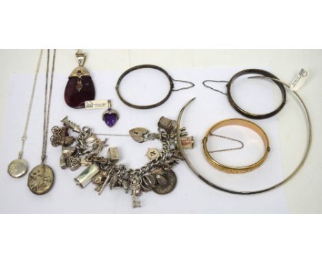 A quantity of silver and white metal jewellery to include a hardstone pendant with silver mount, a 'Sajen' hallmarked silver 