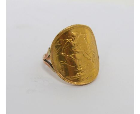 An Edward VII full sovereign 1908, set as a ring on a rose gold band, size P, approx 9.4g.