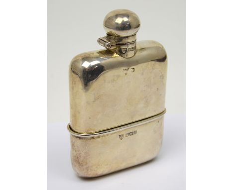 A George V hallmarked silver flask with detachable cup to base, G & J W Hawksley, Sheffield 1919, approx 3.7ozt. CONDITION RE