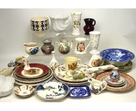 A selection of decorative 19th and 20th century ceramics to include Coalport, Royal Winton, Royal Worcester, Aynsley etc.