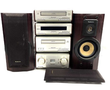 Technics HD560 stereo stacking system. Comprises an integrated amplifier, a stereo tuner, a CD player, a stereo cassette deck