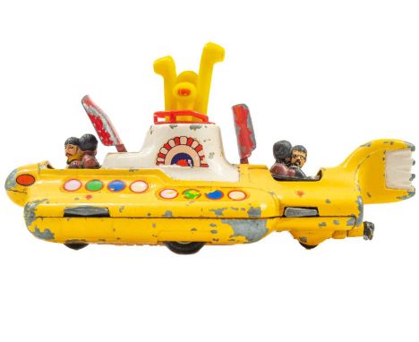 Yellow Submarine Corgi toy. An original, 2nd version Corgi #803 die-cast toy of The Beatles' Yellow Submarine, 1970/71. Inclu