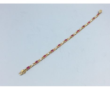 9ct Ruby &amp; diamond bracelet 7.5g 