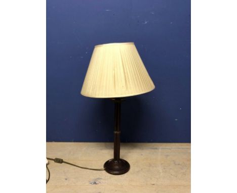 Good quality fluted mahogany table lamp with shade 73 cm 