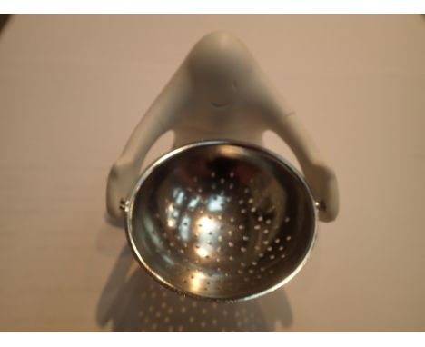 Alessi ceramic and steel strainer. P&amp;P Group 1 (£14+VAT for the first lot and £1+VAT for subsequent lots) 