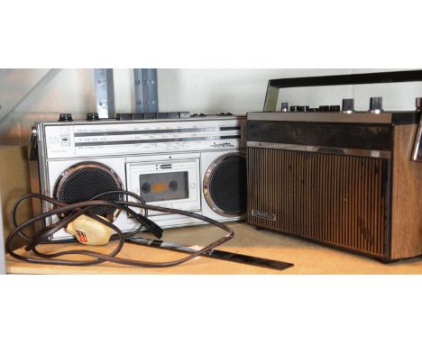 Radio cassette player and a Grundig Music Boy radio. P&amp;P Group 2 (£18+VAT for the first lot and £2+VAT for subsequent lot