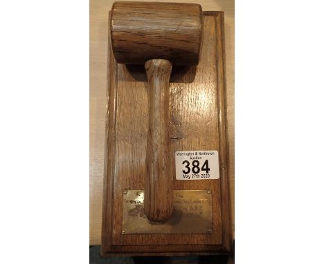Vintage auctioneer gavel and pad. P&amp;P Group 1 (£14+VAT for the first lot and £1+VAT for subsequent lots) 