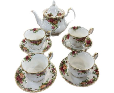 Vintage Royal Albert Old Country Rose tea pot and four cups and saucers 