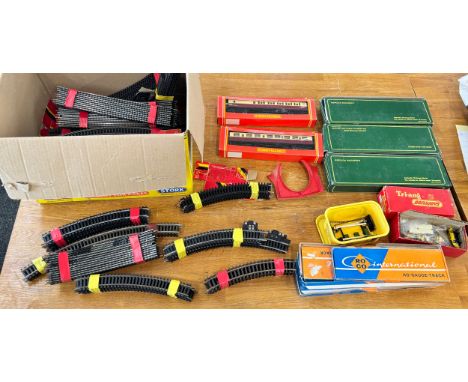 Selection of assorted Hornby track and scale models 