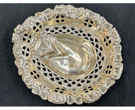 Vintage silver hallmarked trinket dish, total weight 17 grams