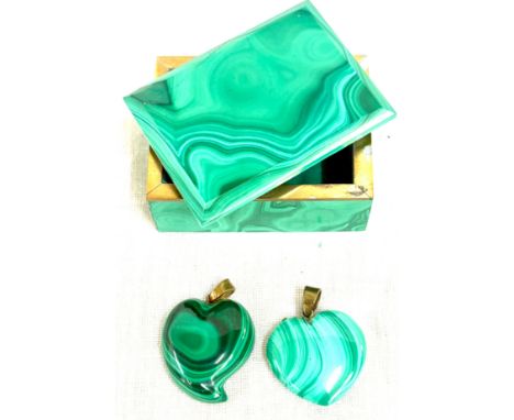 natural malachite stone trinket box with metal rim, height 2.5cm x 5cm x 3.5cm, diameter 14cm, together with 2 malachite hear