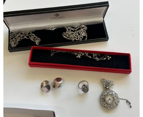 Selection of ladies vintage marcasite jewellery 