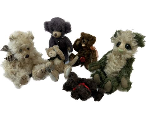 Selection of vintage and later teddy bears includes Merrythought etc 