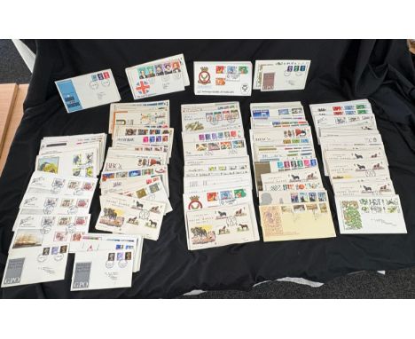 Selection of assorted vintage and later first day covers 220+