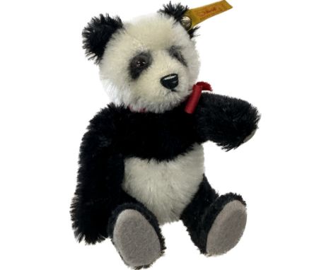Vintage Steiff Panda 029905 7 inches tall