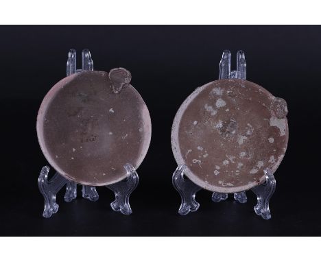 Two stoneware oil lamp bowls. Provenance: Vung Tau Cargo (sea finds, auctioned at Christies, 1992). China, Kangxi.Diam.: 9 cm