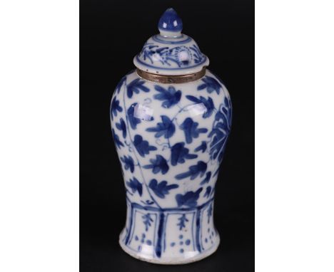 A porcelain lidded vase with a silver neck mount. China Kangxi (later date silver mount).H.: 13 cm.