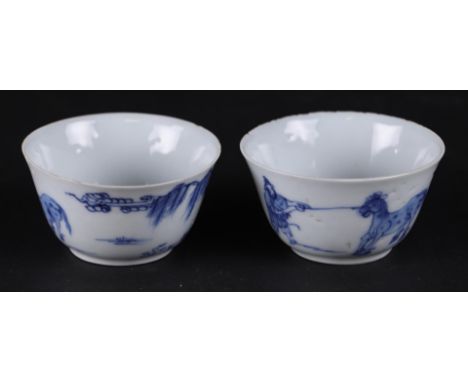 Two porcelain bowls with landscape decor with a man with a horse and a willow decor. China Kangxi/Yongzheng. Diam.: 6.5 cm.
