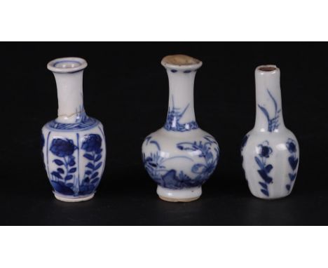 Three porcelain etagère vases, 1x angled, all with floral decor. China Kangxi/Qianlong.H.: Ca. 5 cm.