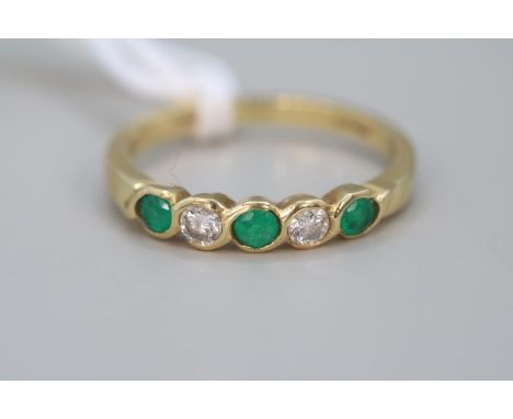 Emerald &amp; Diamond 5 stone set ring Size N. 2.9g total weight 