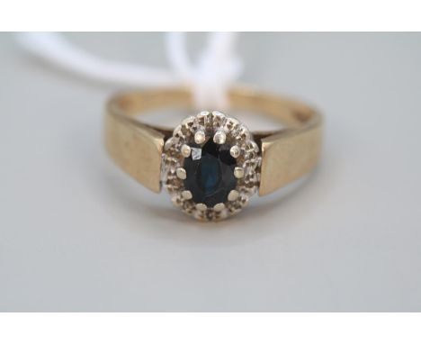 Ladies 9ct Gold Sapphire &amp; Diamond Cluster ring Size R 