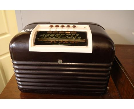 Vintage Bush Type DAC 10 Radio in Bakelite case 