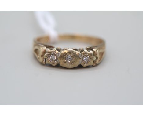Ladies 9ct Gold Diamond set ring with Heart design shoulders London 1980 Size M 