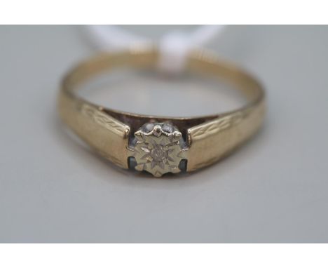 Ladies 9ct Gold Diamond set ring 3g total weight Size S 