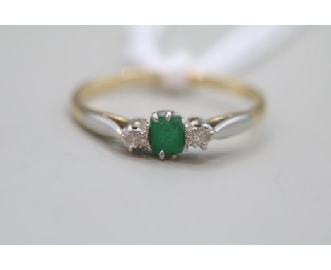 Ladies 18ct Gold Emerald and Diamond set ring Size M. 1.8g total weight 