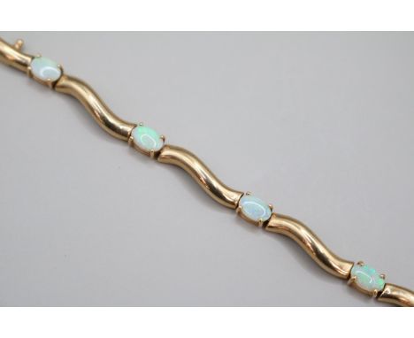 Ladies 9ct Gold Opal Set Bracelet 9.1g total weight 