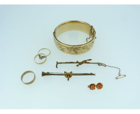 A small quantity of Jewellery, including a 22ct wedding band, 2.2g, a 9ct wedding band 3.2g, a small diamond set ring, mounte