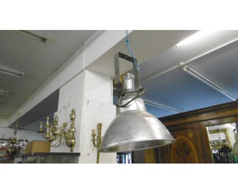 INDUSTRIAL HANGING LIGHT