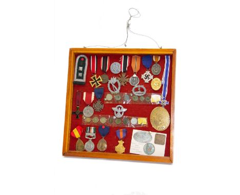 European and World medals and replicas, Italian Commemorative Cross of the 11th Army, German Cross of Honor, Pakistan 1948 ge