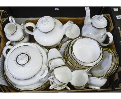 Extensive Royal Doulton Rhodes tea and dinner service  