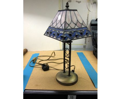 SMALL TIFFANY STYLE LAMP