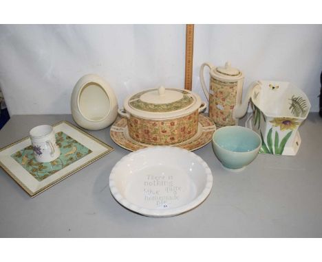 Mixed Lot: various modern kitchen wares, serving dishes, jardiniere by Spode etc