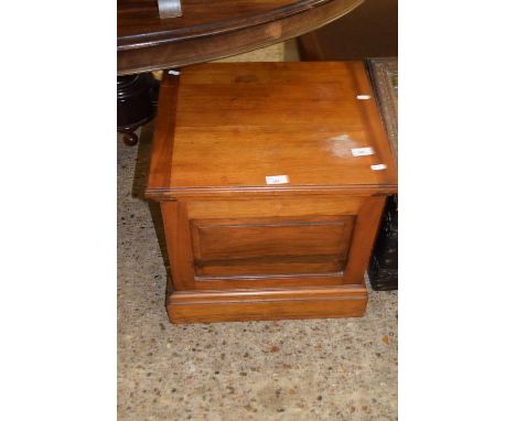 Late Victorian American walnut box commode