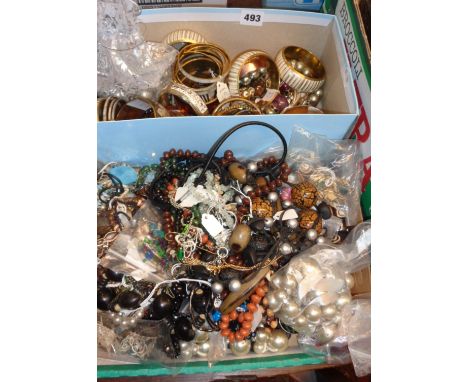 Large collection of vintage costume jewellery &amp; bangles