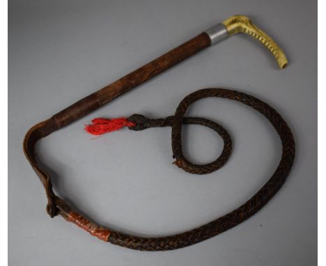 A Vintage Leather Covered Horn Handled Beagle Hunting Crop, 42cm Long 