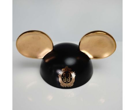 Limited edition Walt Disney Classics Collection figurine commemorating the 2014 renewal of Club 33 membership. This stylized 