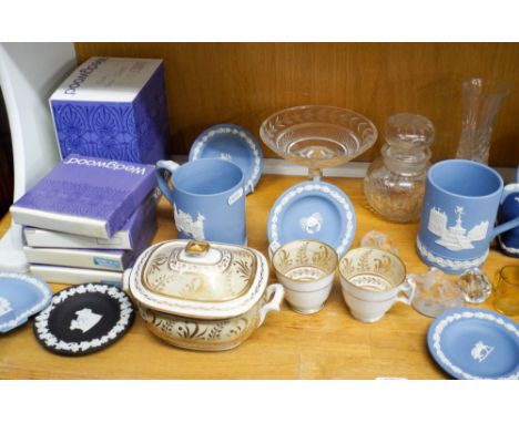 Various pieces of Wedgwood, some boxed, together with some Art glass, paperweights and decorative china etc  