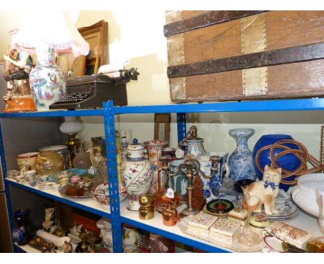 Oil and table lamps, Imari pattern and other vases, trinket china, glassware and pictures