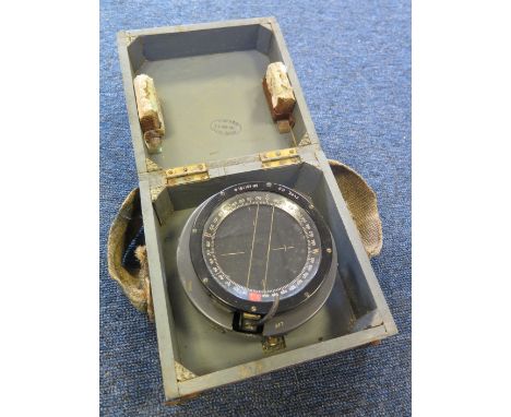 Militaria - A WW2 Ships Compass type P-S in its WW2 wooden transit box. Stamp in lid states 'Examined 19th June 1942'. Appear