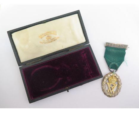 Volunteer Officers Decoration VR, with top ribbon pin bar, and original Garrard Case, silver hallmarked (London 1892) GVF