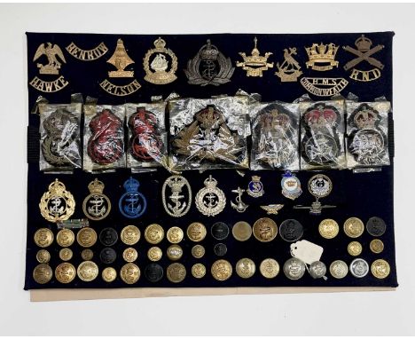 Royal Navy - 2 and Royal Navy Division. A display card containing cap badges, collar dogs, buttons and sweetheart badges. Not