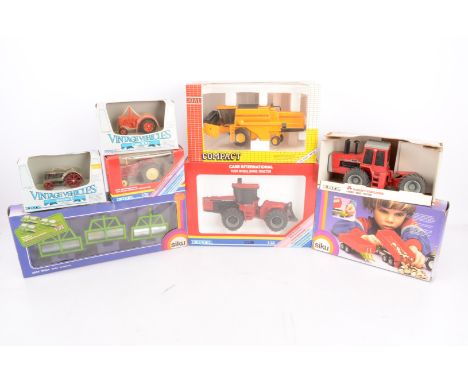 Modern Diecast Farm Models,  a boxed collection of vintage and modern vehicles in various scales, 1:32 scale ERTL 641 Case In