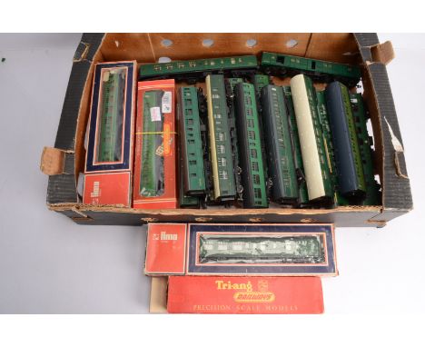 Hornby Tri-ang Lima Bachmann and Graham Farish 00 Gauge Southern and BR SR green coaches,  Hornby (6, one boxed), Tri-ang (7,