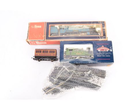 Lima and Bachmann 00 Gauge locomotives and assorted track, Lima 5104 King Charles II 4-6-0 Locomotive and tender BR blue boxe