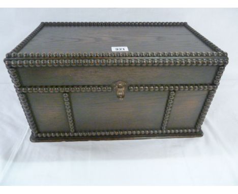 Early 20thC bobbin edged oak box 