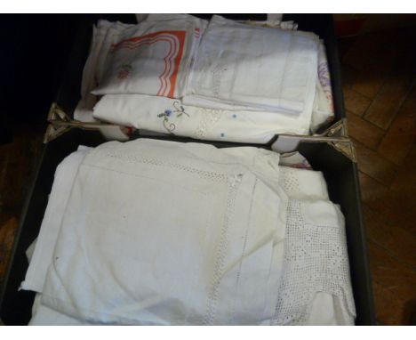 Vintage linen and lace (2 boxes)